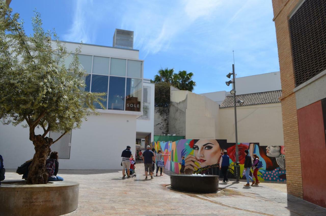 Homely Malaga Plaza Montano Buitenkant foto